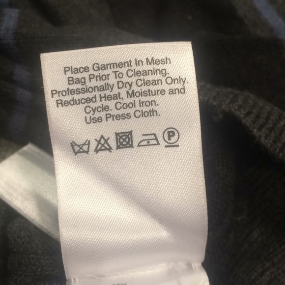 Sweater - Picture 5 of 6